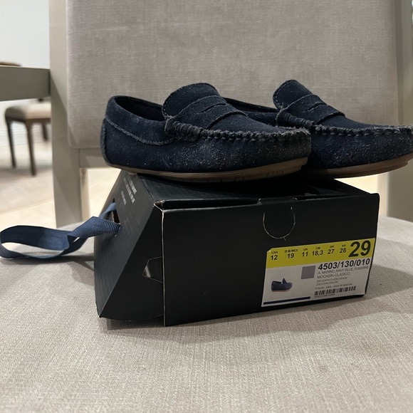 Zara Navy Moccasin Boys Shoes in Size 29 (US Size 12) - Picture 4 of 5